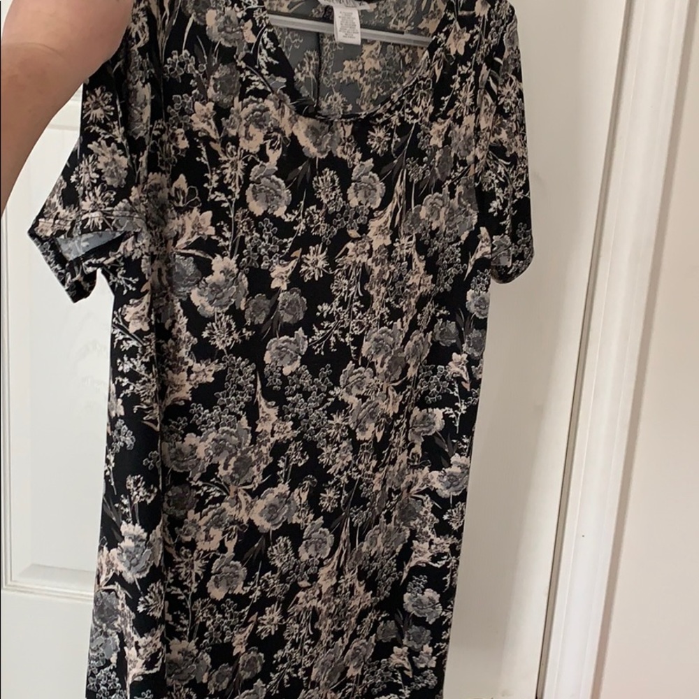 Honey and lace floral top